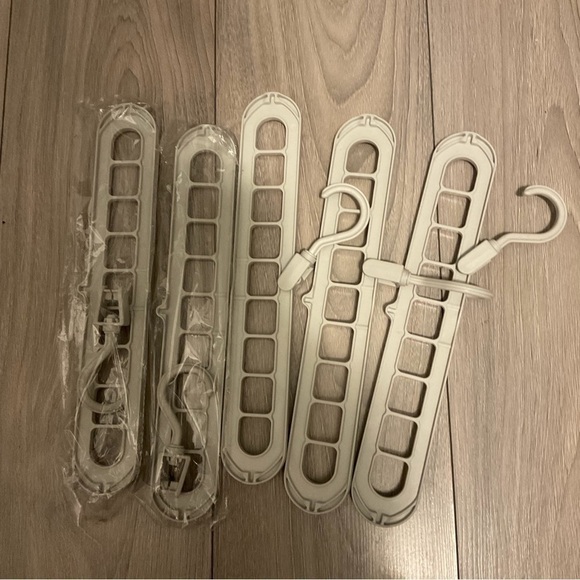 Multi-Functional Folding Plastic Storage Clothes Hook Hanger Set of 5 - Picture 2 of 3